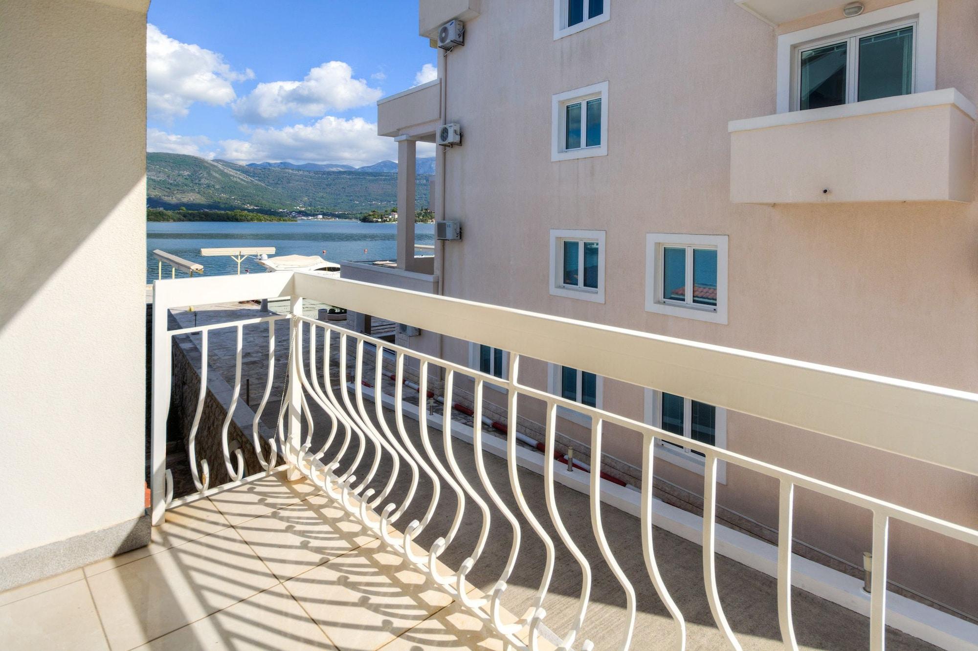Apart-Hotel Villa Lav Nova Pec Exterior foto